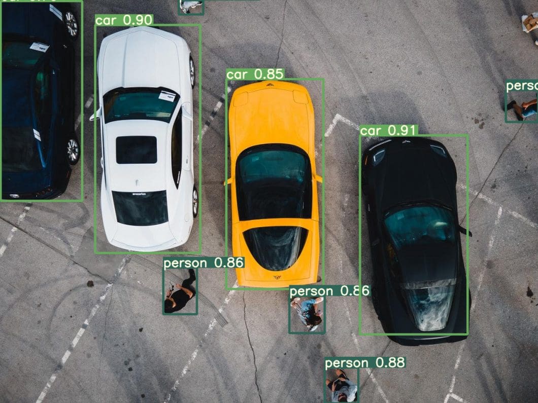 Object-level recognition in an urgan environment with YOLOv7. This can be for monitoring environments to track criminal activity and infractions